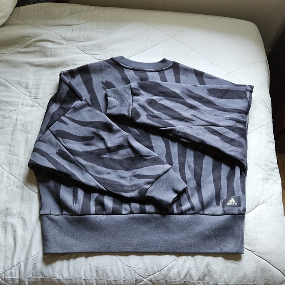 ADIDAS Sportswear Future icons Feel Fierce Graphic Sweatshirt Tiger Large NWT - Picture 10 of 14